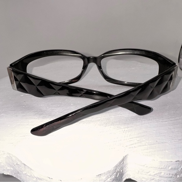Authentic Chanel black quilted frames with Chanel case - Picture 9 of 13
